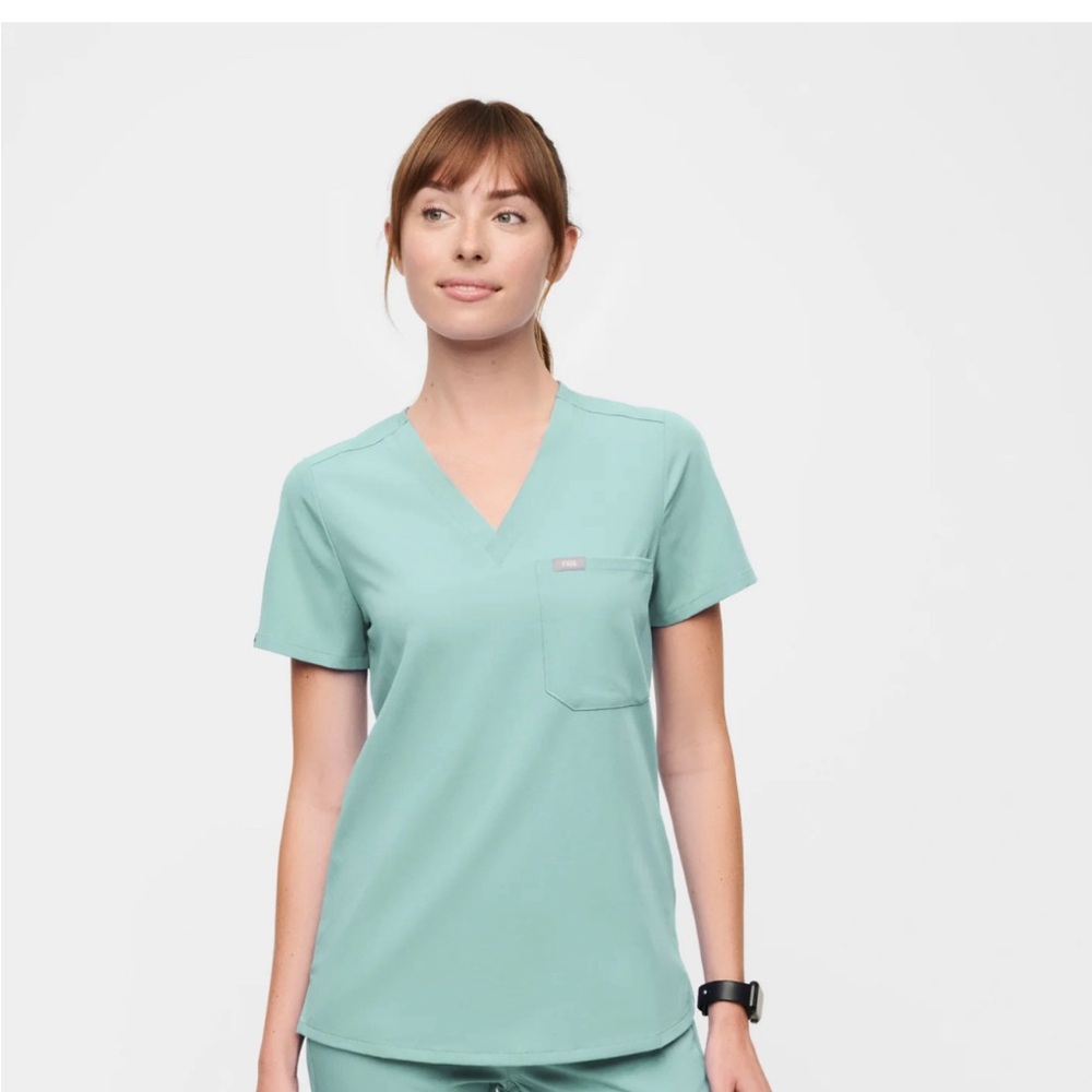 FIGS Seaglass Scrub Set (scrub top and pants)